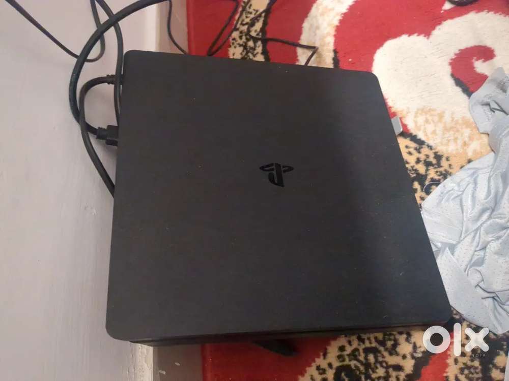 PS4 SLIM 1TB