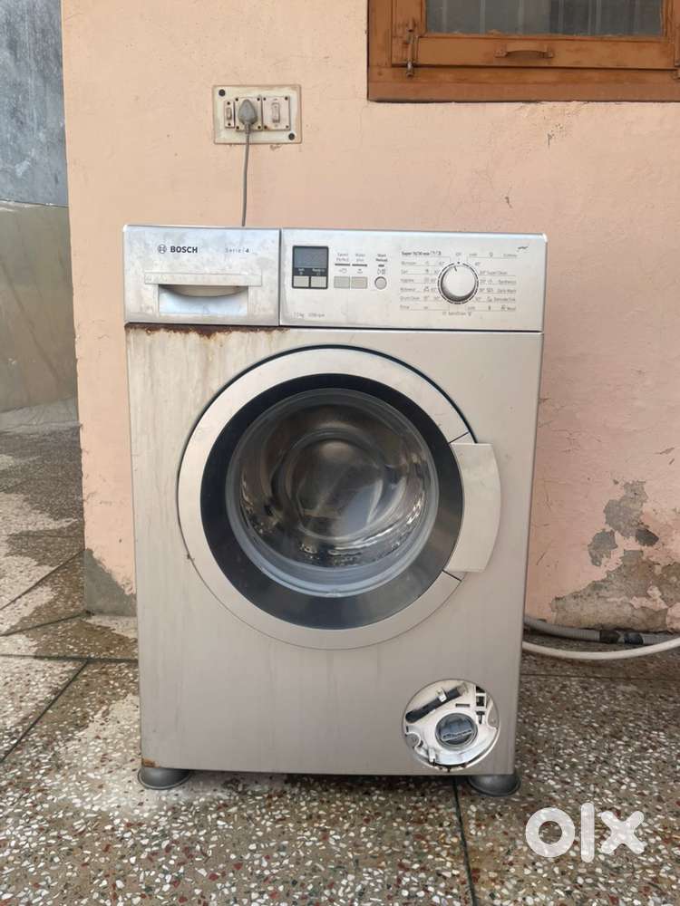 Bosch Serie  4  7kg fully automatic washing machine.