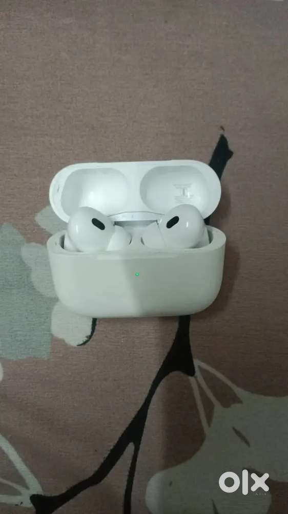 Apple Airpods  In Good Condition