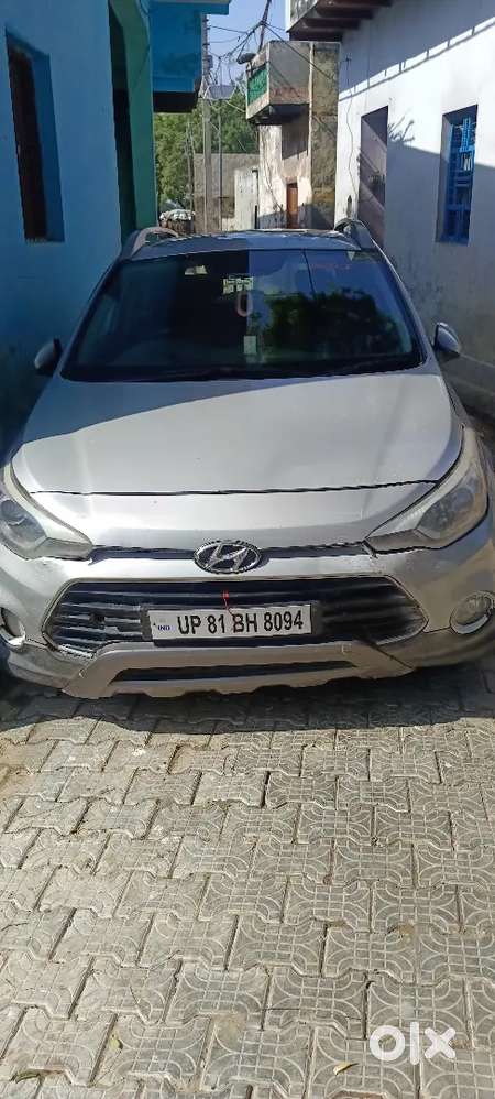 Hundai gadi bhaut achi hai new condition hai