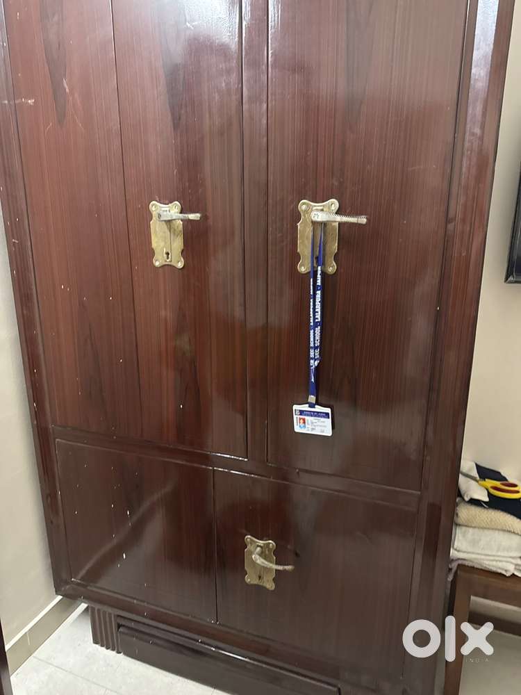 Almira of 6.5 feet breadth of 4feet