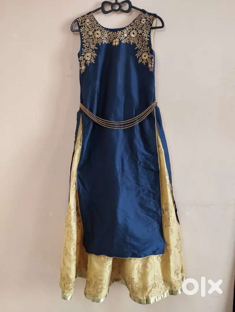 GOWNS/JEANS/WINTER SHOES
