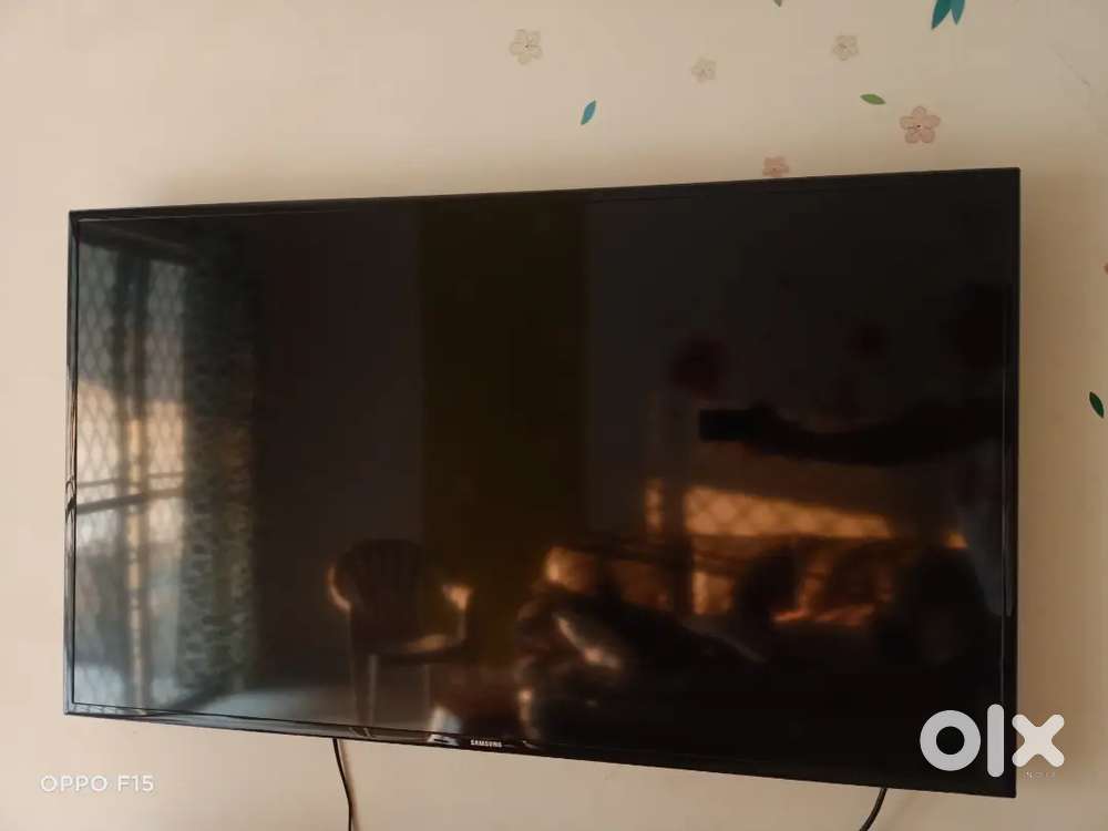 55 inch Samsung smart TV in very good condition 10 yr old