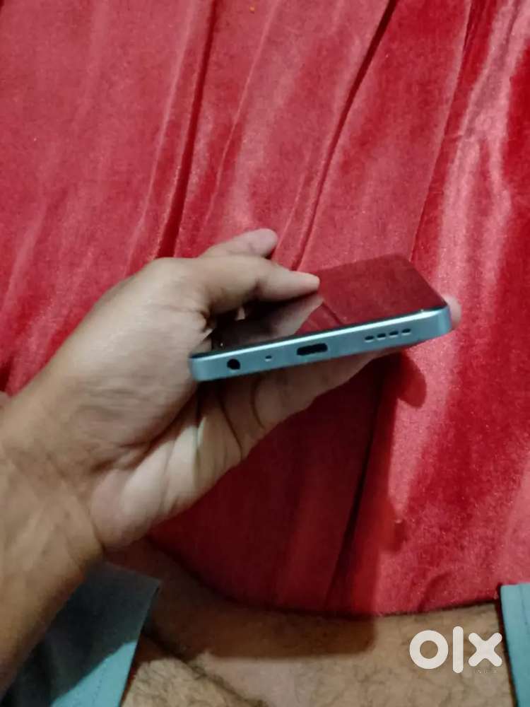 Realme 11x 5g bil box available