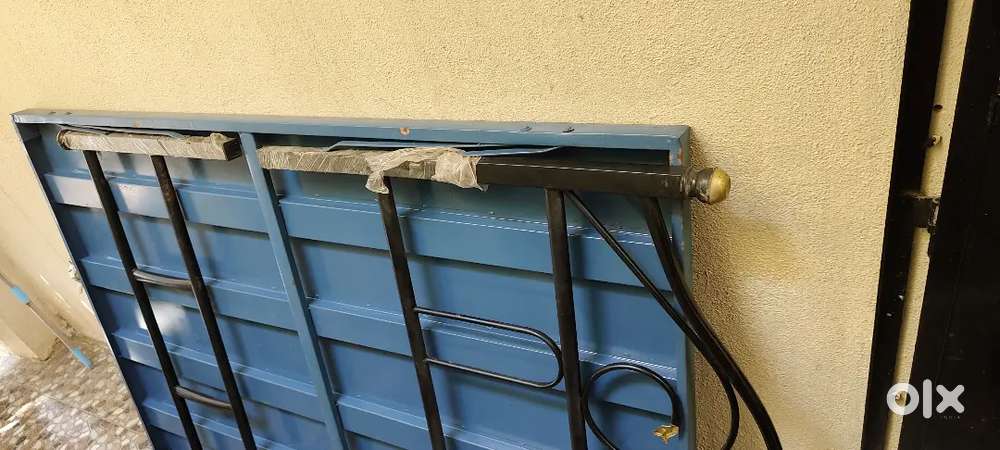 Iron bed foldable. ( A 1 quality iron)