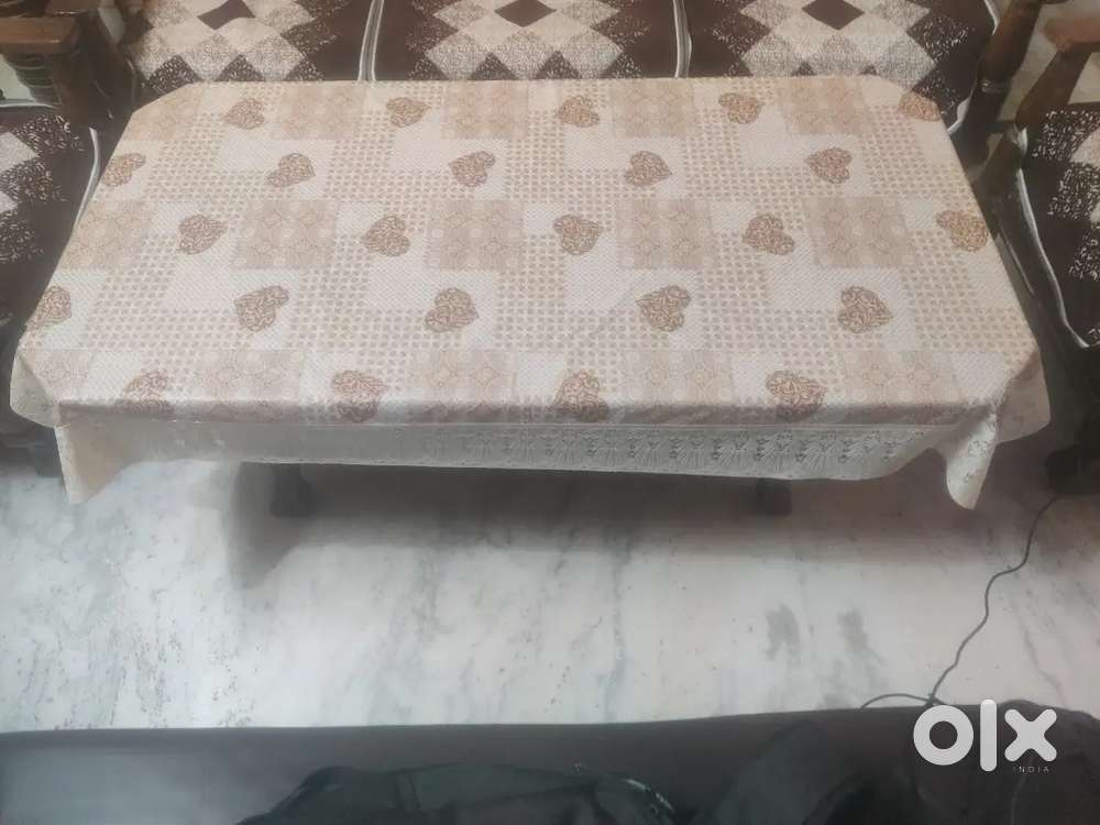 5 seater sofa with wooden table