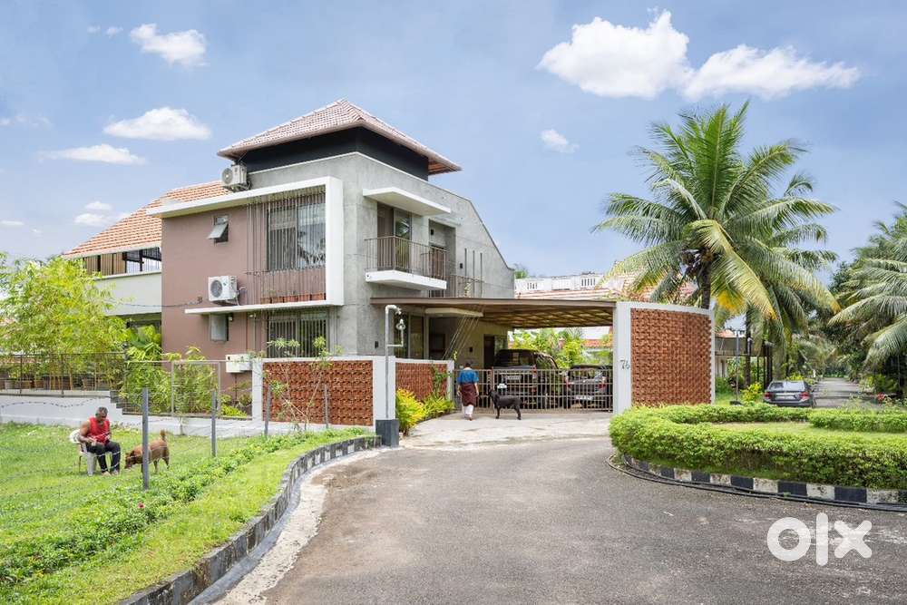 Aluva kadungalloor 7cent 2530sqt gated villa 1.75cr