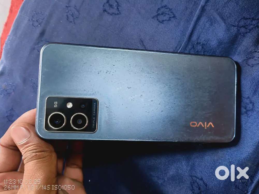 Sell vivo Y75 5g mobile with good condition and original charger