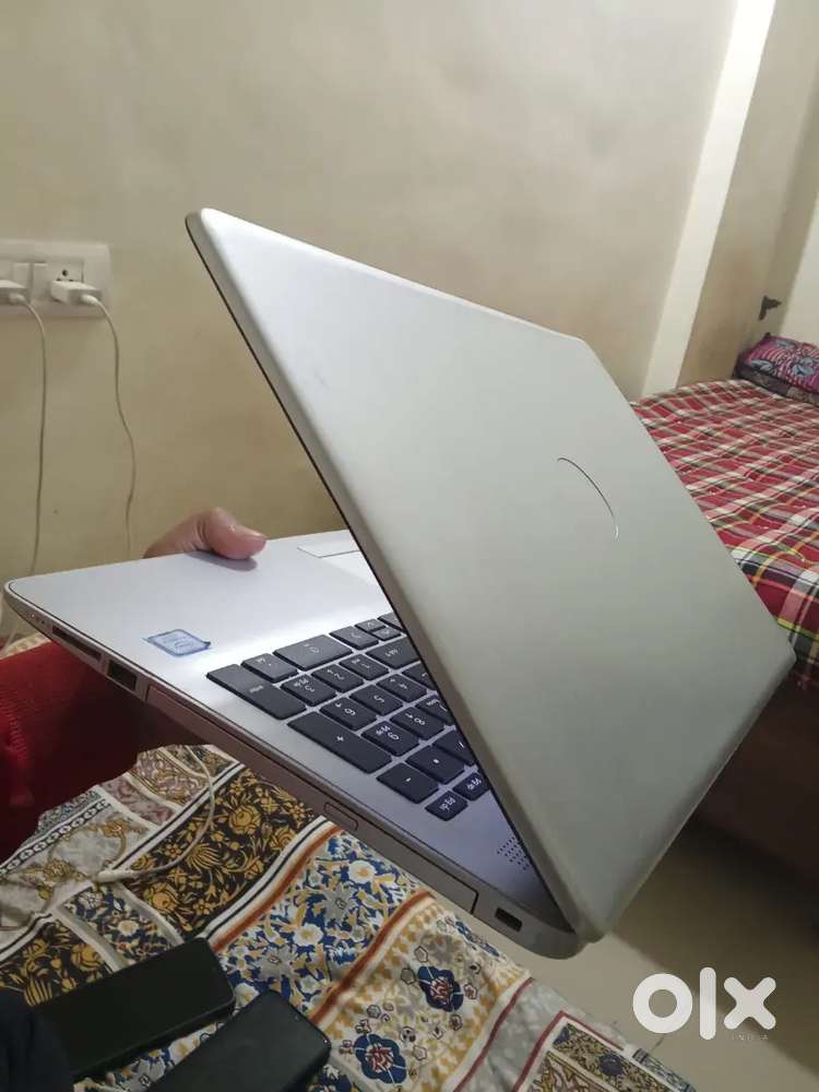 Hp i3 7th gen. Urgently sell need money