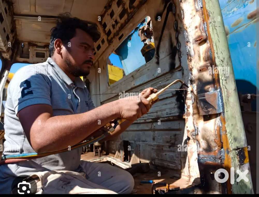 Welder chahiye truck body repair khana pina rehne ka suvidha available