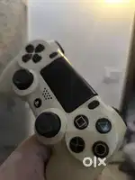 Off-white ps4 controller
