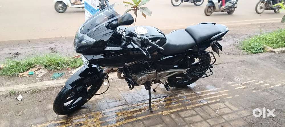 Pulsar 220 2014 neat engine