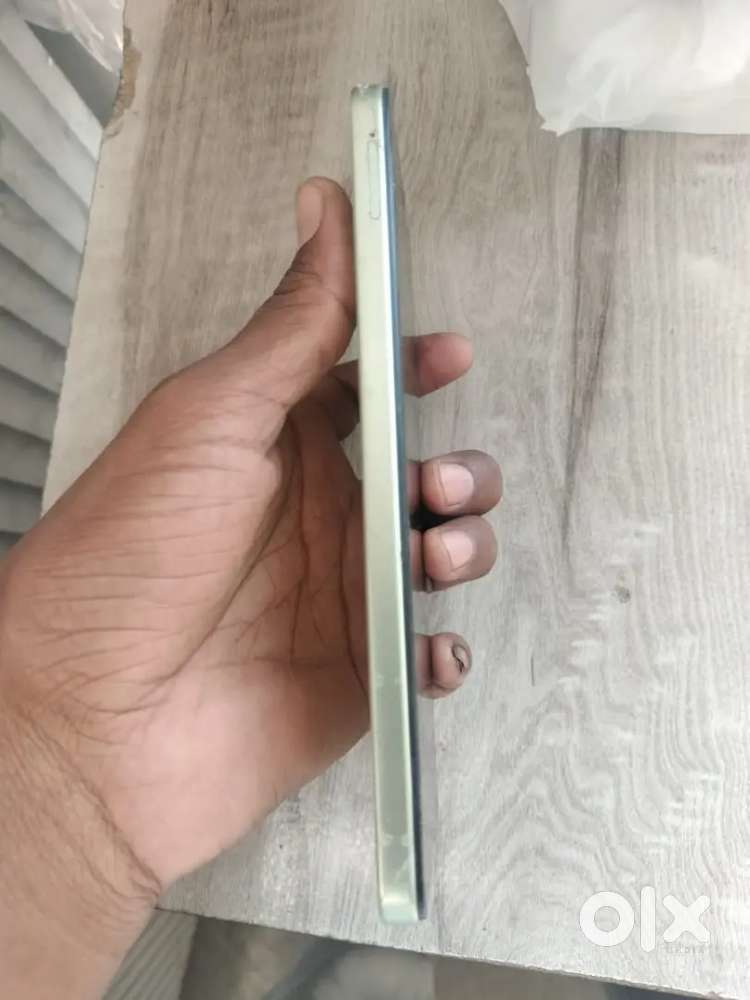 T3x 5G with charger and box