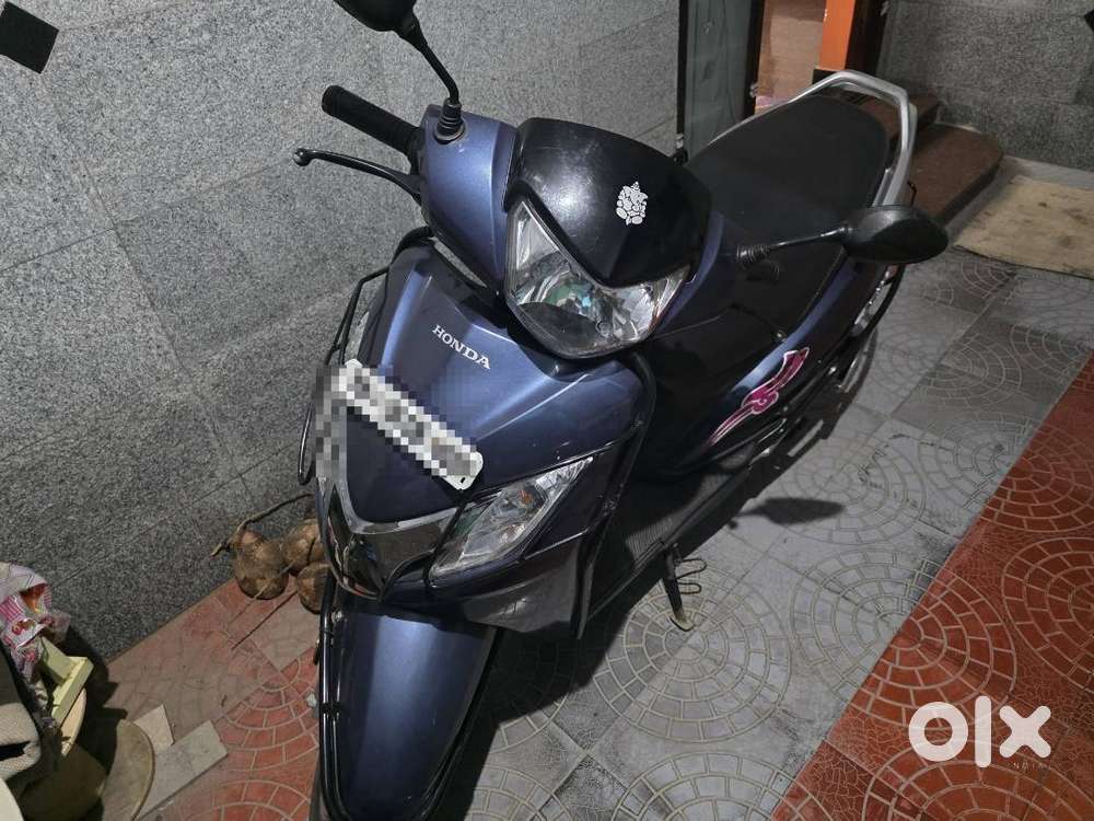 RARE FIND! Near-New Condition 2015 Honda Activa 125 CC - 11,700 KMS