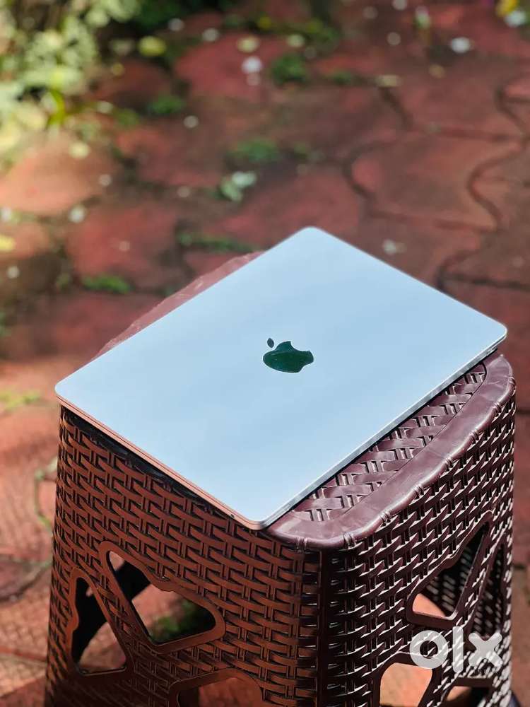 MacBook Air 2025  M4 Chip13- inch