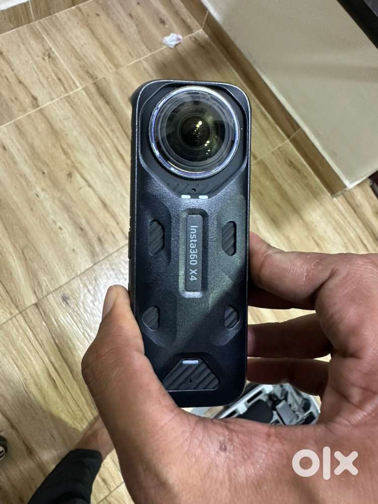 Insta 360 x4 less used with full kit