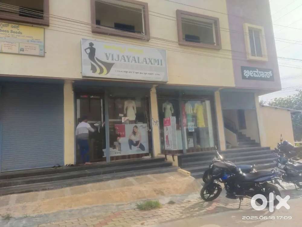 Vijayalakshmi textiles, Dhaba stop, Saraswathi Nagara, Davangere