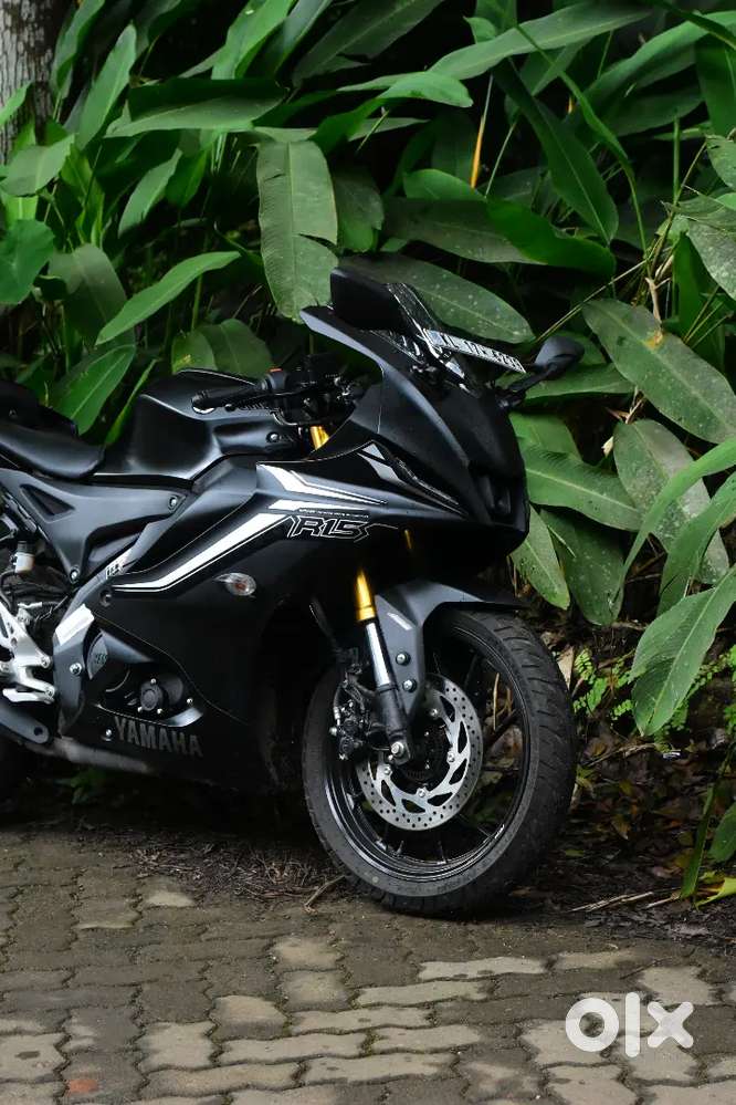 R15 V4 2022 model no complaints