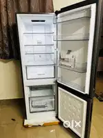 Bottom mounted refrigerator(moon silver)
