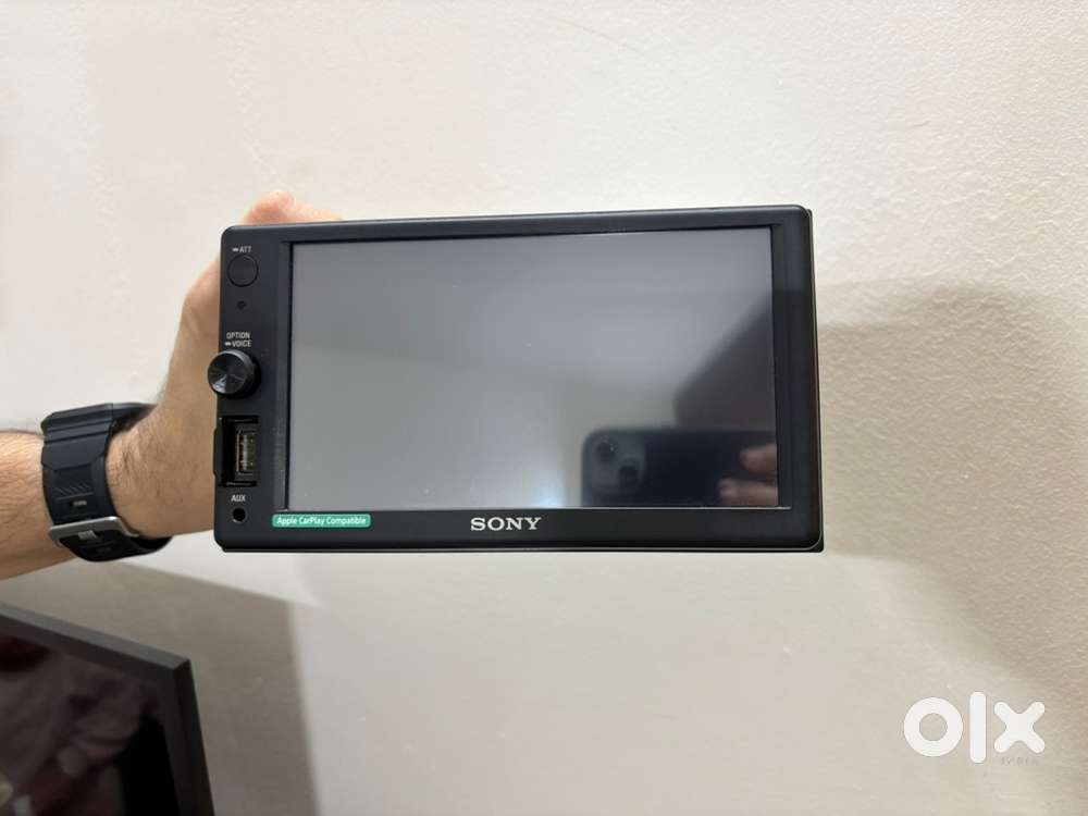 6.2 touchscreen with Apple CarPlay