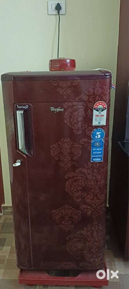 Whirlpool Icemagic Fridge 190L