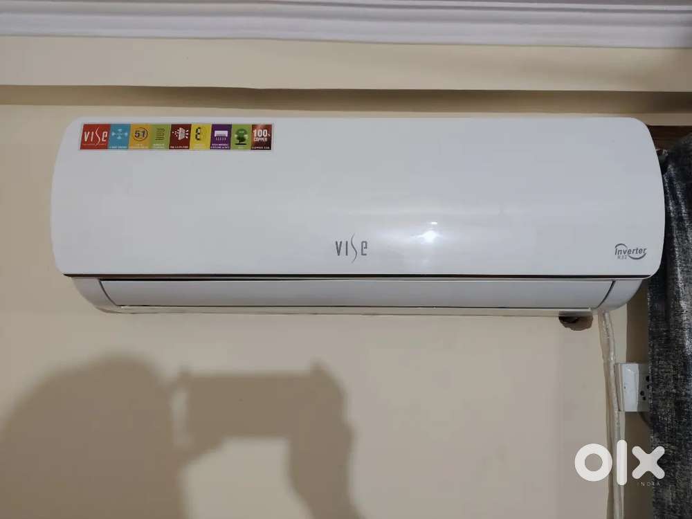 Selling 2 months old SPLIT AC