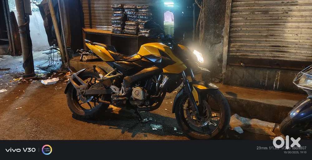 Good condition well maintain one hand use