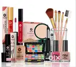 MAKEUP KIT COMBO