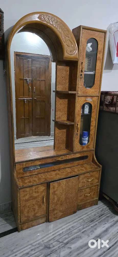 Dressing table Rs. 2000