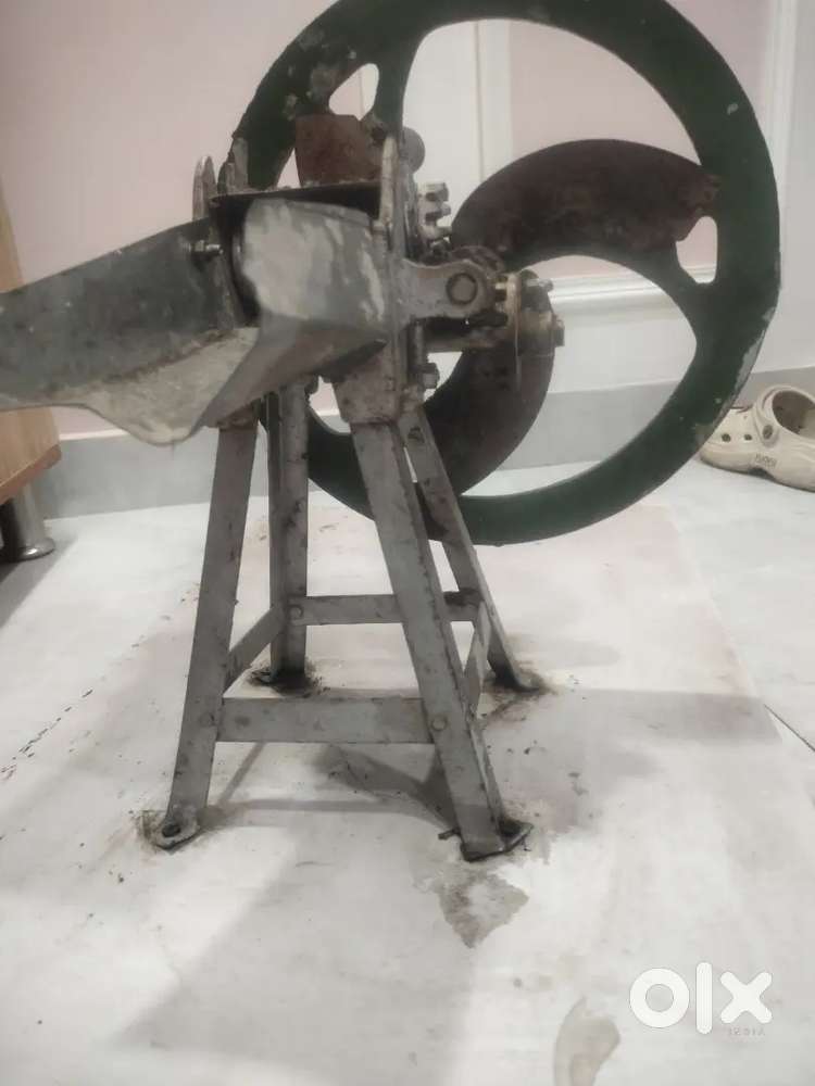 Saag cutting machine