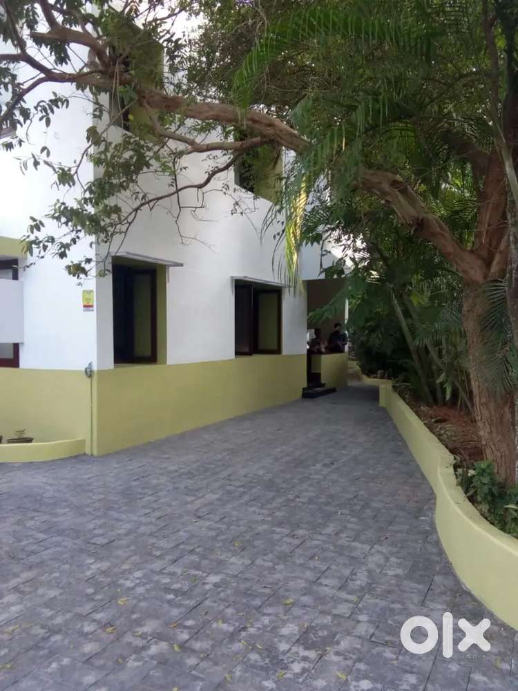 First floor house for rent at Kowdiar