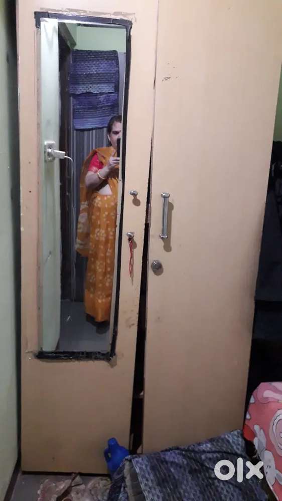 Wardrobe (almira) for students