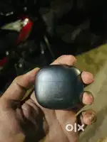 Noise eyer pods only 2 time used only in 500