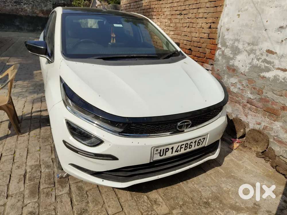 Tata Altroz XZ(O) dual tone 2021 well maintained