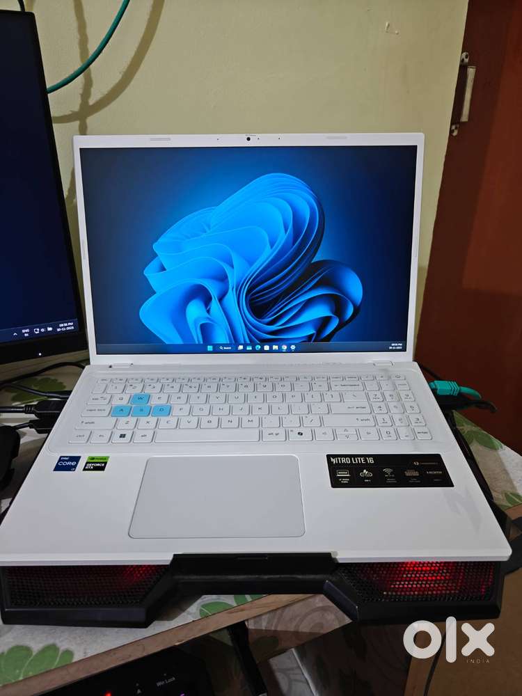 ACER NITRO LITE 16 LAPTOP 5 DAYS OLD