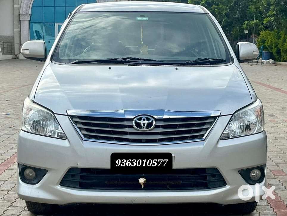 Toyota Innova 2.5 V 7 STR, 2013, Diesel
