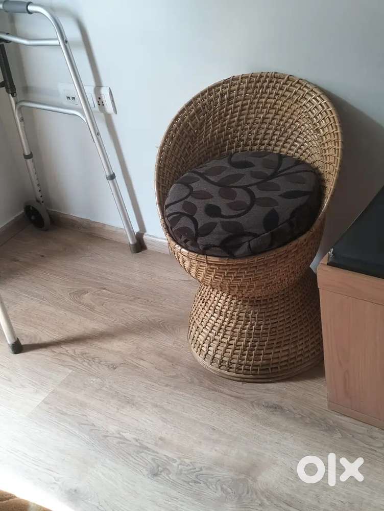 Hydraulic chair with massager n more
