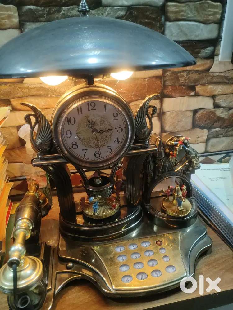 ANTEEK Telephone Set with changing Light &Watch