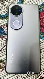 8/128 Vivo 50