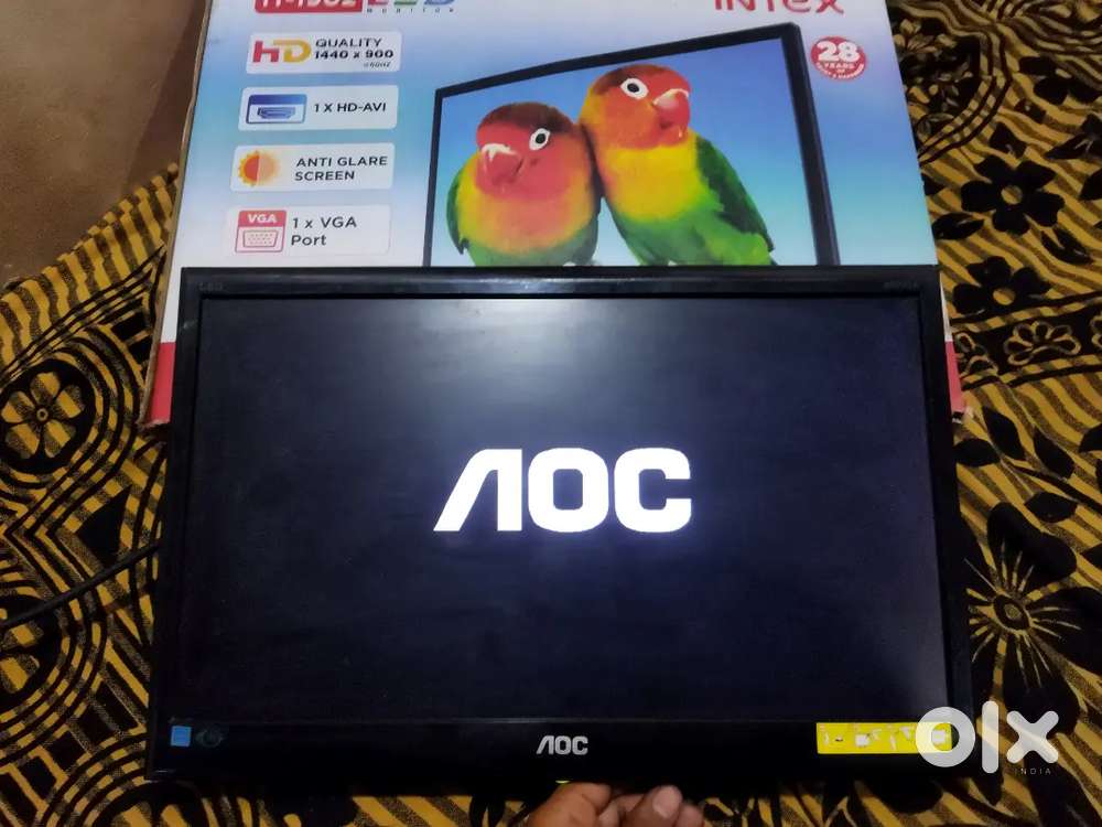 AOC LED monitor 19 inches (48.2 CM)