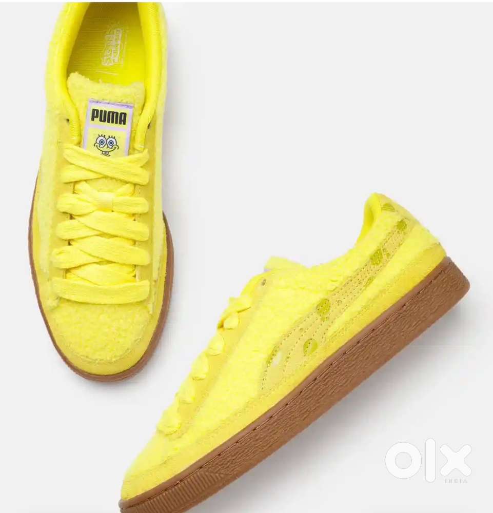 Sneakers pair size UK7