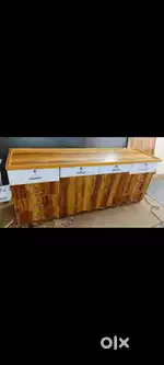 EXAMINATION TABLE / PATIENT TABLE / 0FFICE CHAIR AND OFFICE TABLE AVAI