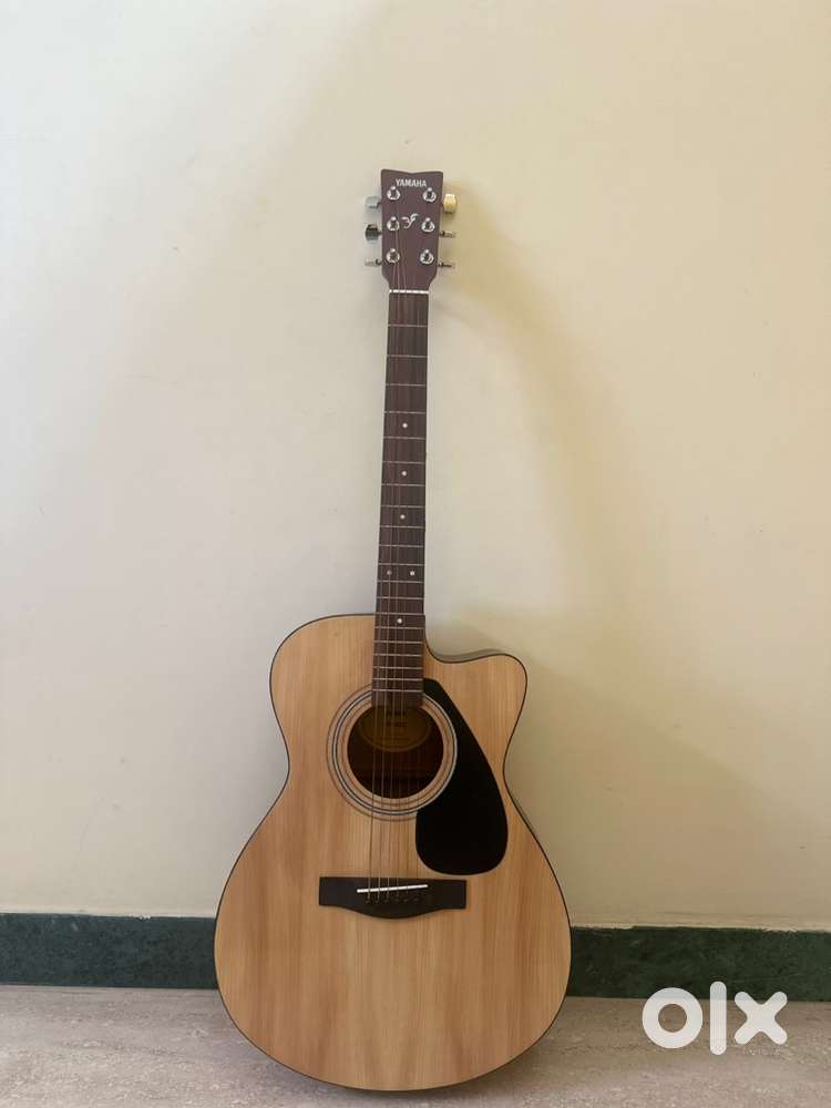 Yamaha FS100C Acoustic guitar