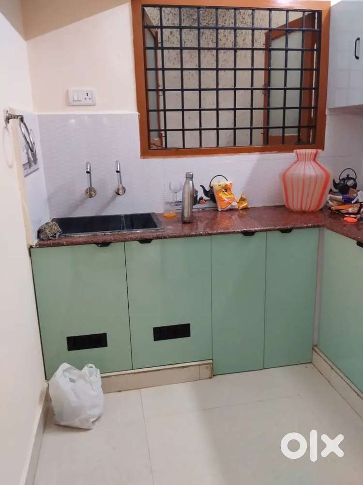 Gopalapuram 2 BHK flat LEASE Rs 30 Lac. 1 car parking