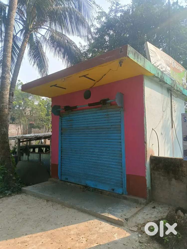 Shop For Rent with many facilities and amenities with car auto parking