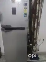Double door refrigerator