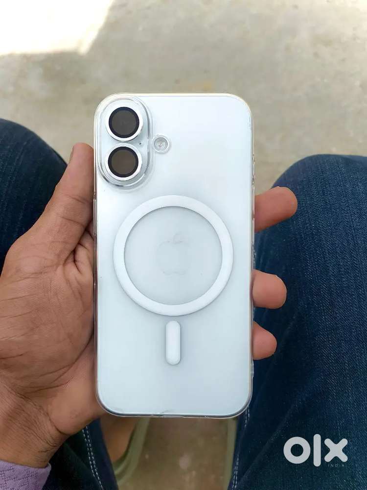 iPhone 16 128 gb white colour 2 month warranty health 98%
