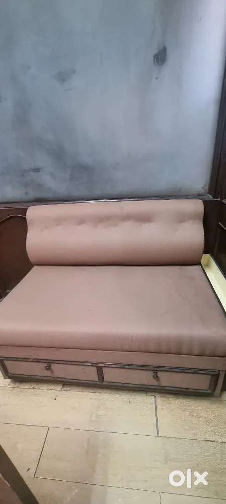 2 seater sofa suitable for home and office purposes