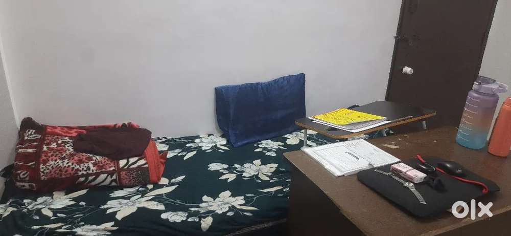 A girl roommate is required in front of Akurdi Railway Station