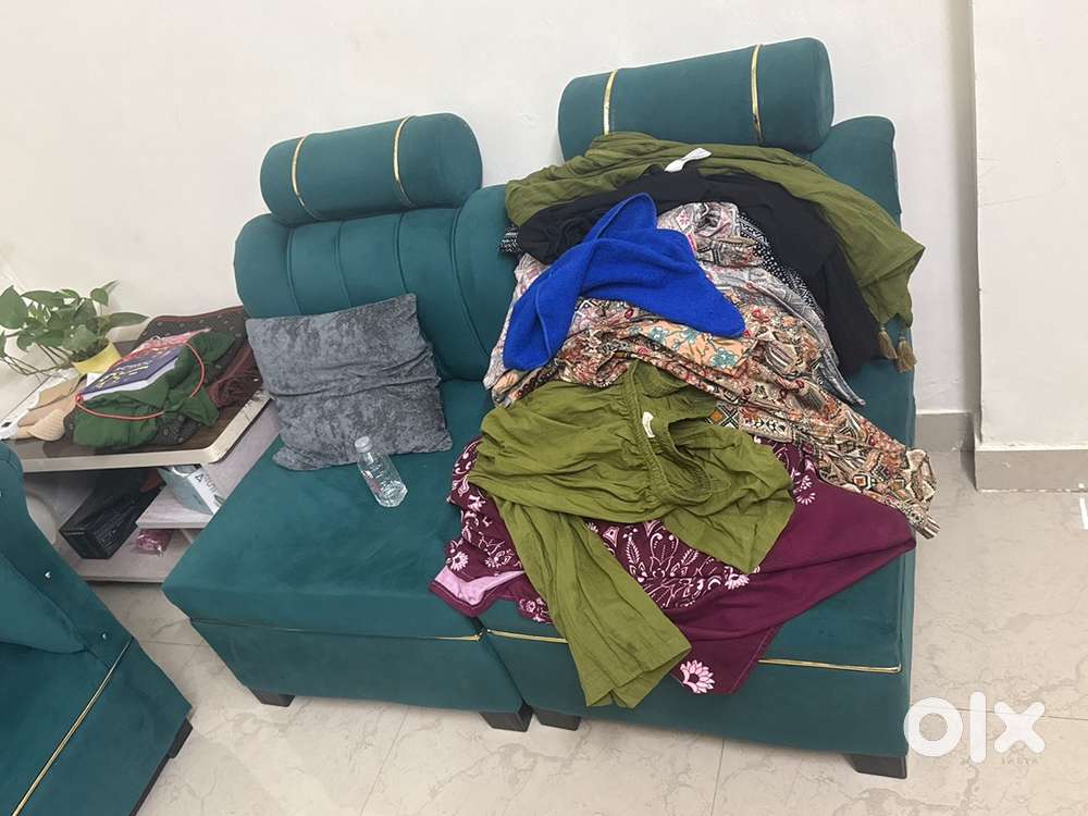 5seater sofa 10000